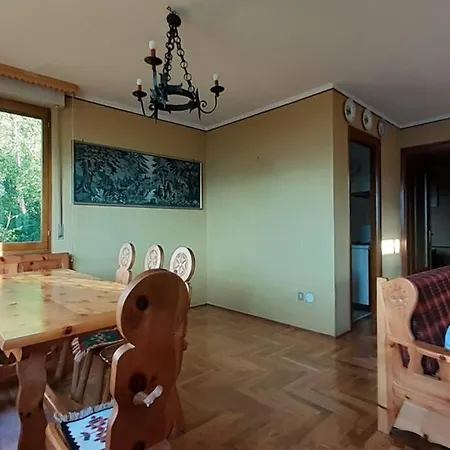 La Maisonnette A Les Fleurs-pila Con Vista * Cerise
