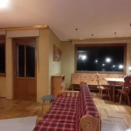 La Maisonnette A Les Fleurs-pila Con Vista * Cerise